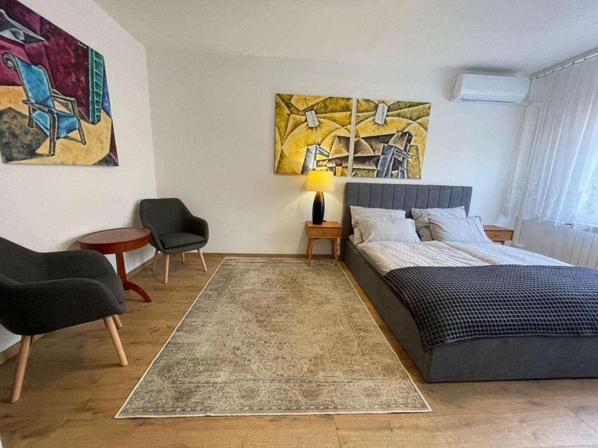 Le Petit Leisure Apartment *